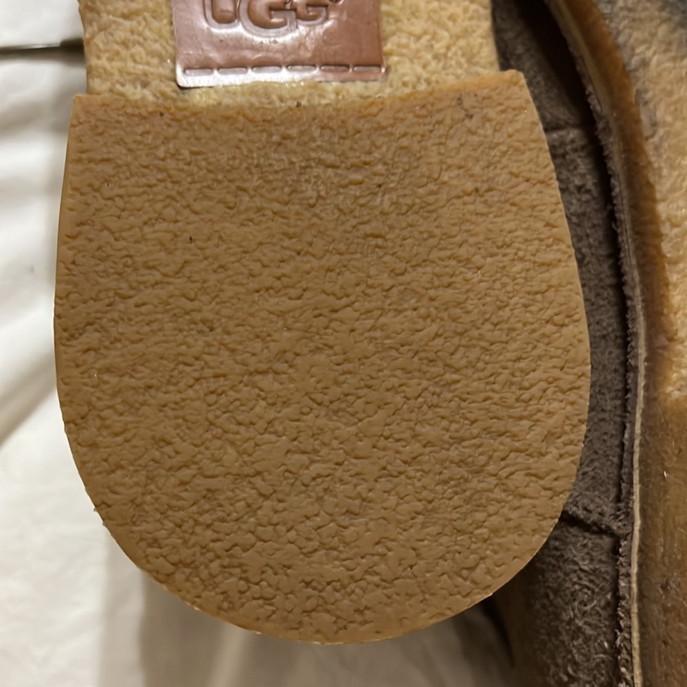 Ugg - image 2